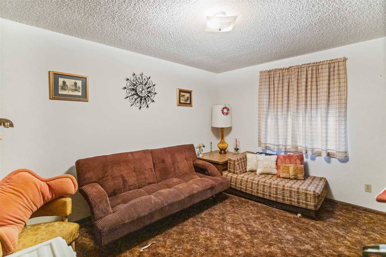 480 Vaill Point Road St. Augustine, FL 32086 - Photo 8 of 11 a living room with furniture couch and window