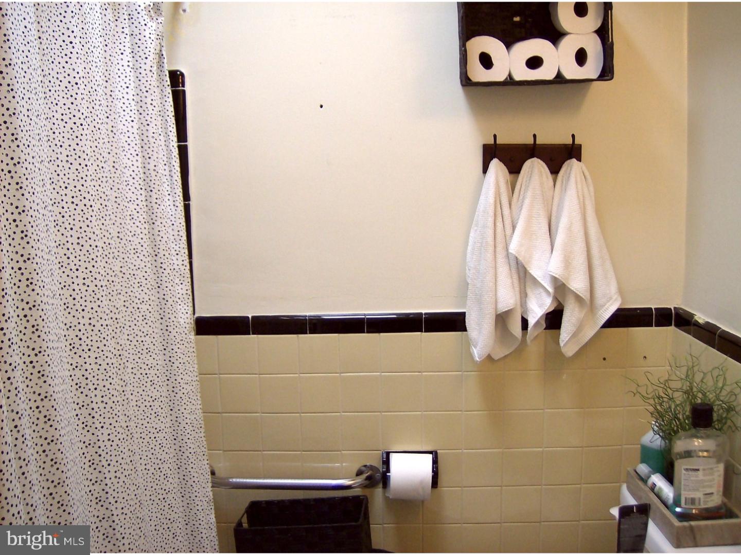 1815 Pennington Road Philadelphia, PA 19151 - Photo 15 of 18 Bathroom