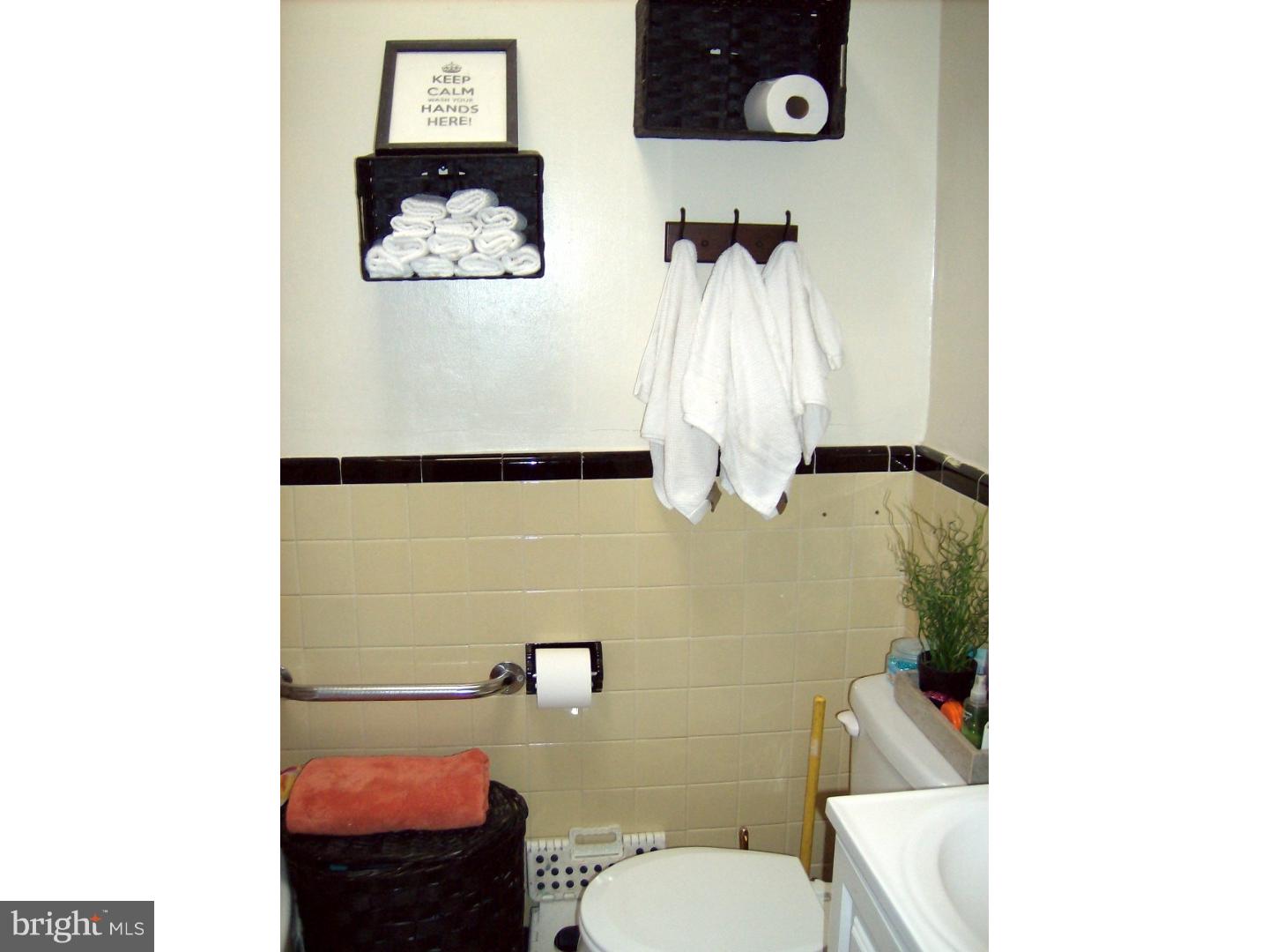 1815 Pennington Road Philadelphia, PA 19151 - Photo 16 of 18 Bathroom