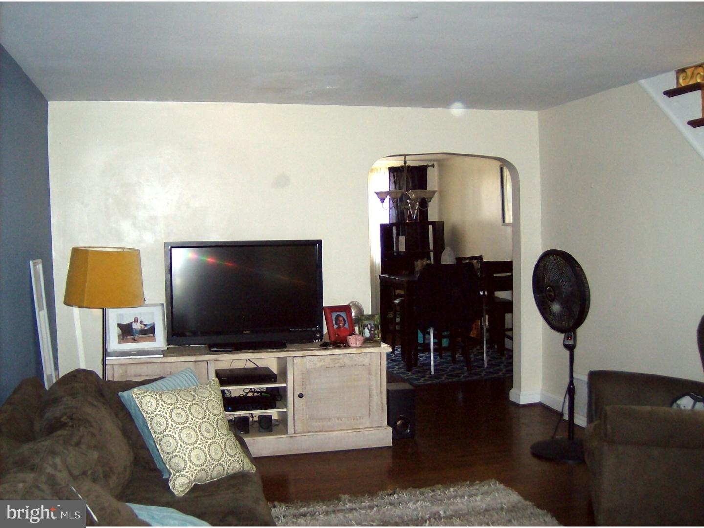 1815 Pennington Road Philadelphia, PA 19151 - Photo 4 of 18 Living Room