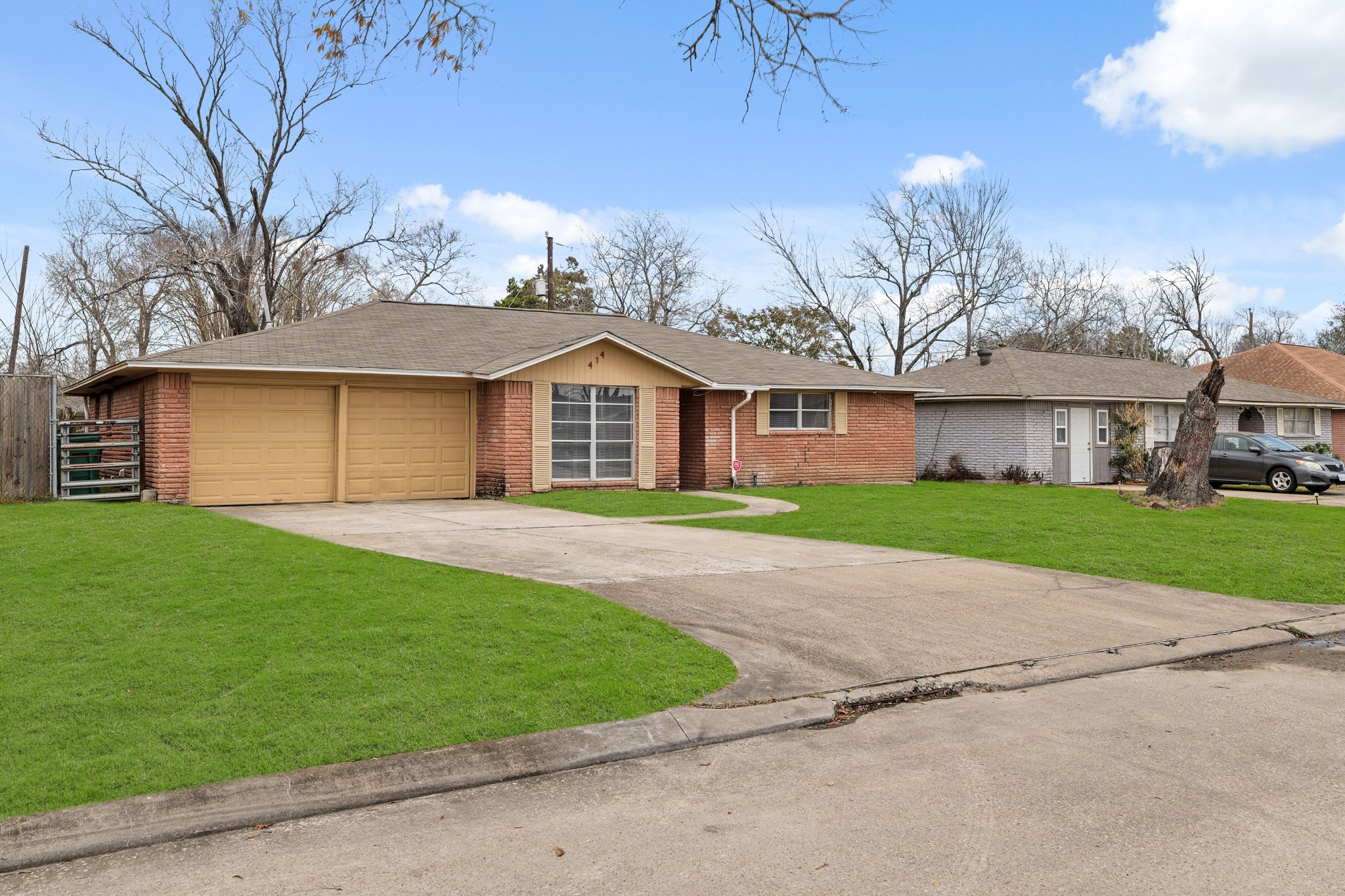 414 Grantham Road Baytown, TX 77521 - Photo 2 of 19