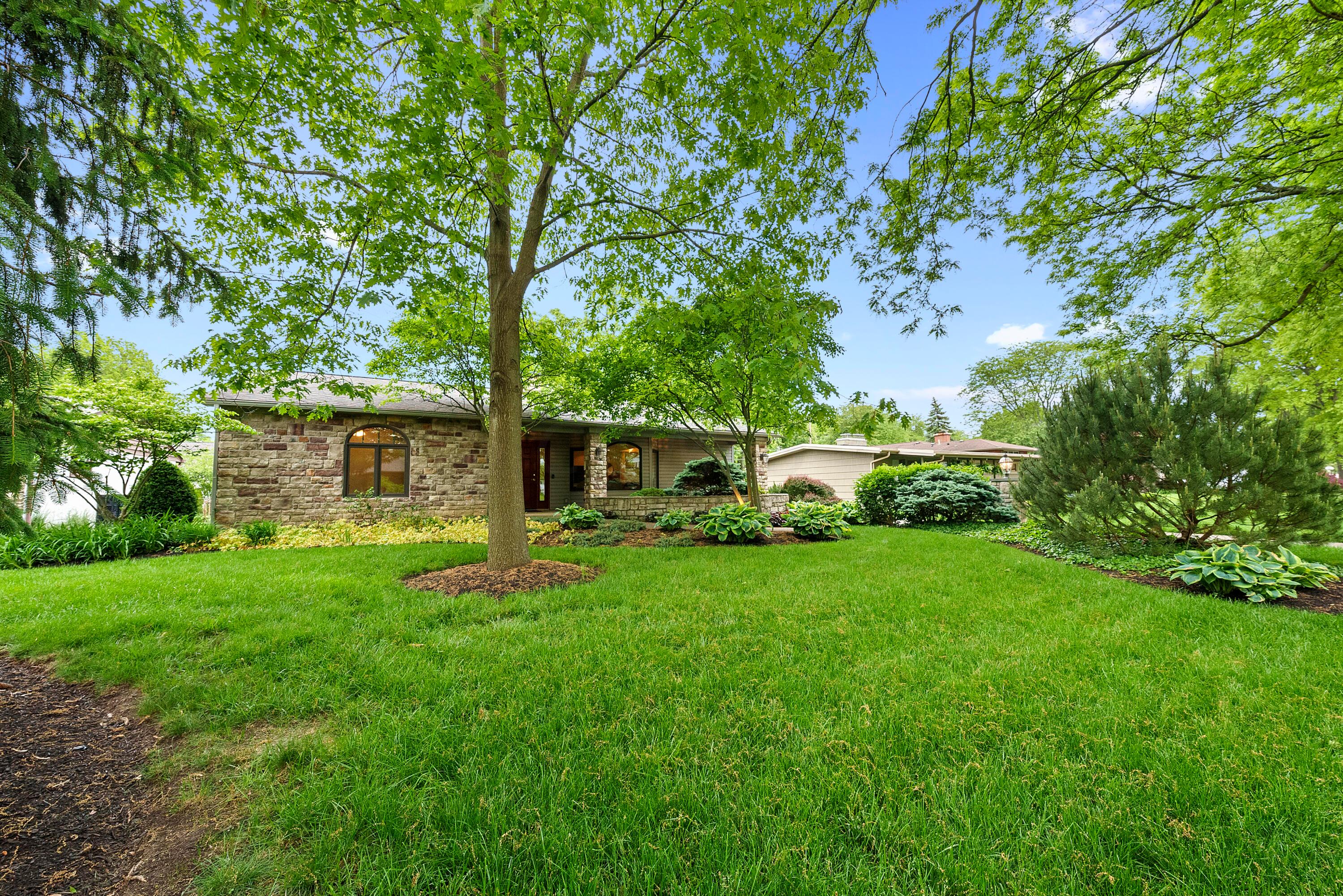 2718 Mt Holyoke Road Columbus, OH 43221 - Photo 5 of 57 DSC02878