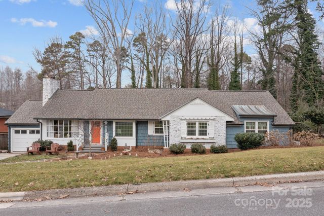 $450,000 | 390 North Oakwood Drive, Statesville, NC 28677