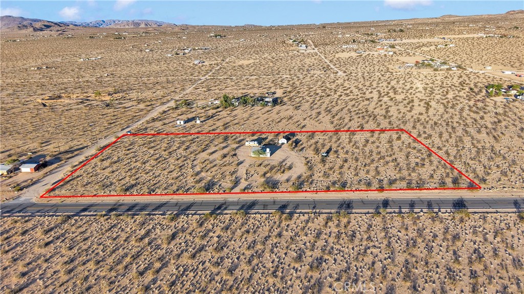 5457 Larrea Road Landers, CA 92285 - Photo 21 of 25 a view of sky from balcony