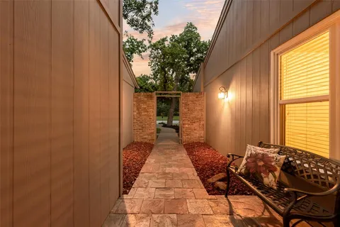 $539,000 | 435 West Northgate Drive, Irving, TX 75062