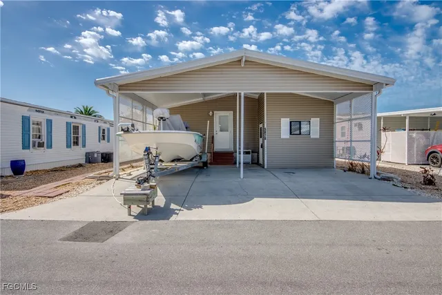 $265,000 | 5020 Gulfgate Lane, St. James City, FL 33956