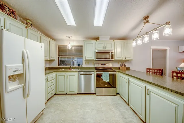 $249,900 | 5020 Gulfgate Lane, St. James City, FL 33956