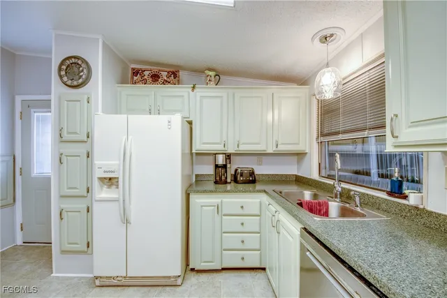 $249,900 | 5020 Gulfgate Lane, St. James City, FL 33956