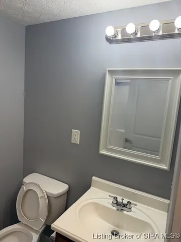 $750 | 955 North Eastern School Road, Pekin, IN 47165