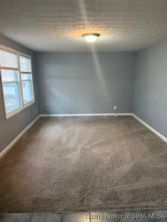 $750 | 955 North Eastern School Road, Pekin, IN 47165