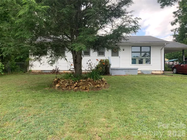 $319,000 | 37 Hartshorn Drive, Candler, NC 28715