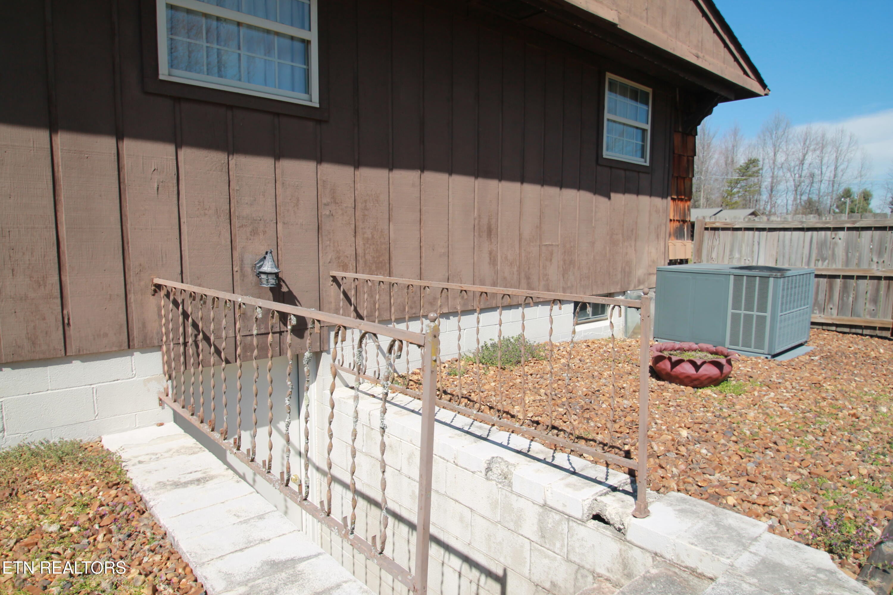 400 Alderville Road Winfield, TN 37892 - Photo 7 of 40 IMG_0139 - Copy