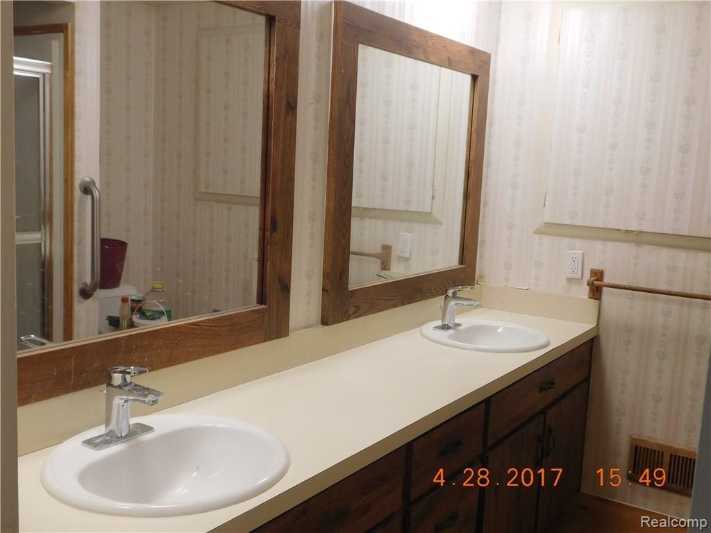 4290 Wendell Road West Bloomfield, MI 48323 - Photo 42 of 50