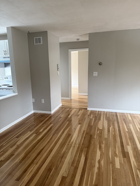 20 Jacqueline Road, Unit F Waltham, MA 02452 - Photo 8 of 12 Gallery Image 8