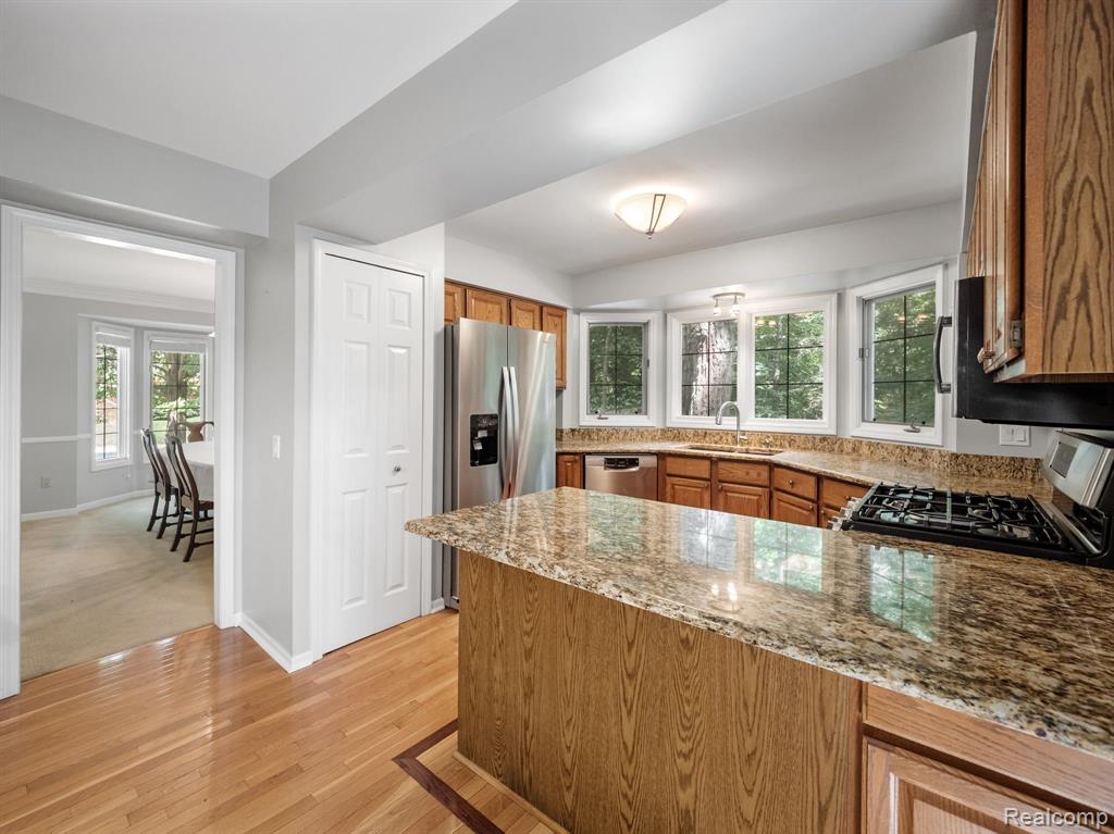 1290 Grandview Drive Rochester Hills, MI 48306 - Photo 10 of 32