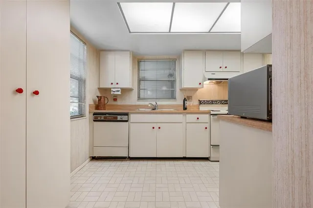 $150,000 | 1235 Tallywood Drive, Unit 7013, Sarasota, FL 34237