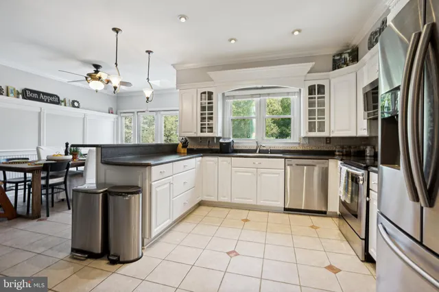 $3,400 | 5908 Wescott Hills Way, Alexandria, VA 22315
