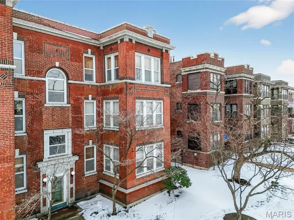 $239,900 | 5544 Waterman Boulevard, Unit 3W, St. Louis, MO 63112