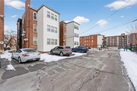 $239,900 | 5544 Waterman Boulevard, Unit 3W, St. Louis, MO 63112