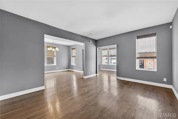 $239,900 | 5544 Waterman Boulevard, Unit 3W, St. Louis, MO 63112