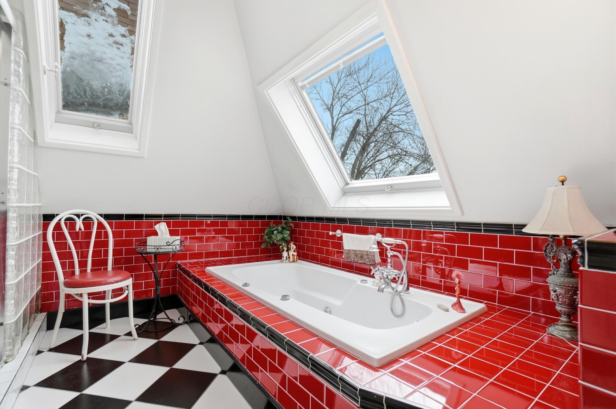 875 East Broad Street Columbus, OH 43205 - Photo 133 of 170 Bathroom