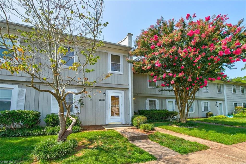 5733 Bramblegate Road, Unit H Greensboro, NC 27409 - Photo 2 of 15 Gallery Image 2