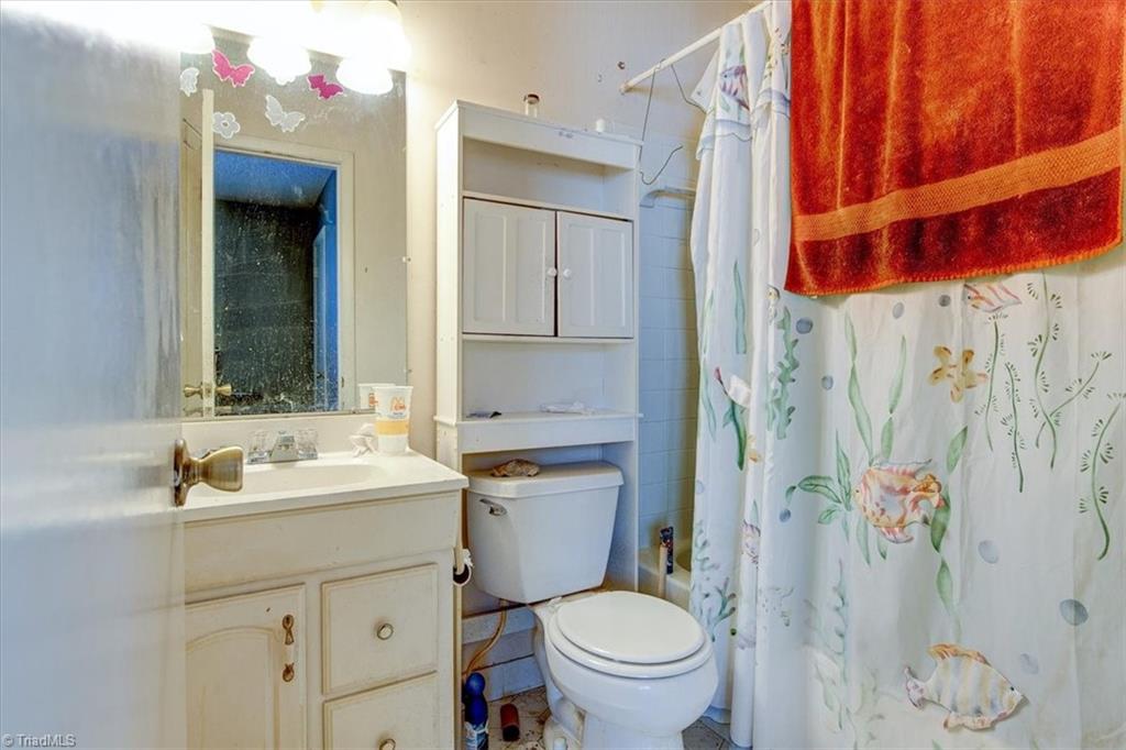 5733 Bramblegate Road, Unit H Greensboro, NC 27409 - Photo 11 of 15 Gallery Image 11