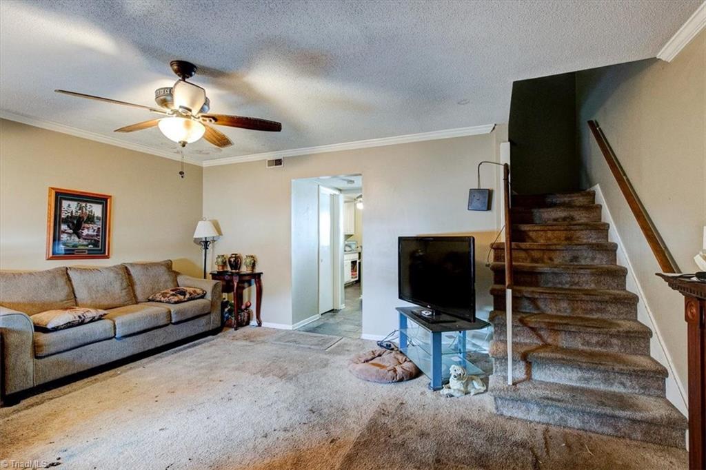 5733 Bramblegate Road, Unit H Greensboro, NC 27409 - Photo 6 of 15 Gallery Image 6