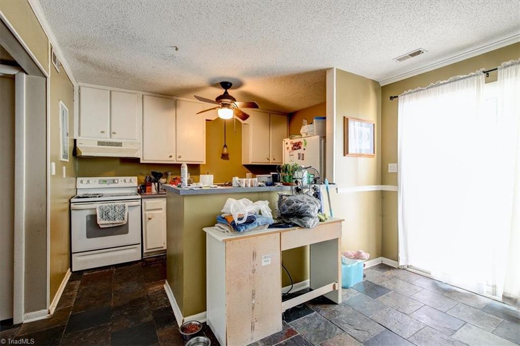 5733 Bramblegate Road, Unit H Greensboro, NC 27409 - Photo 7 of 15 Gallery Image 7