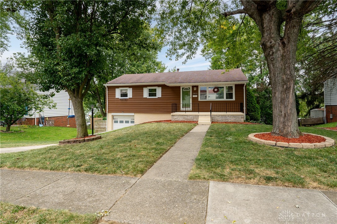 2833 Nacoma Place Kettering, OH 45420 - Photo 2 of 34