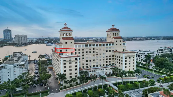 $220,000 | 150 Bradley Place, Unit 906, Palm Beach, FL 33480