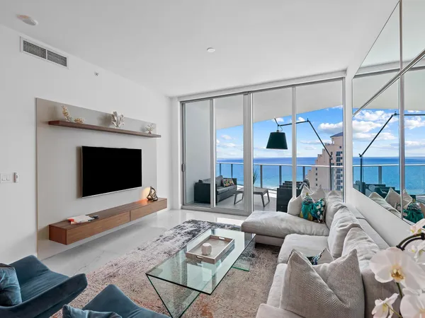 $10,000 | 701 North Fort Lauderdale Beach Boulevard, Unit 1003, Fort Lauderdale, FL 33304