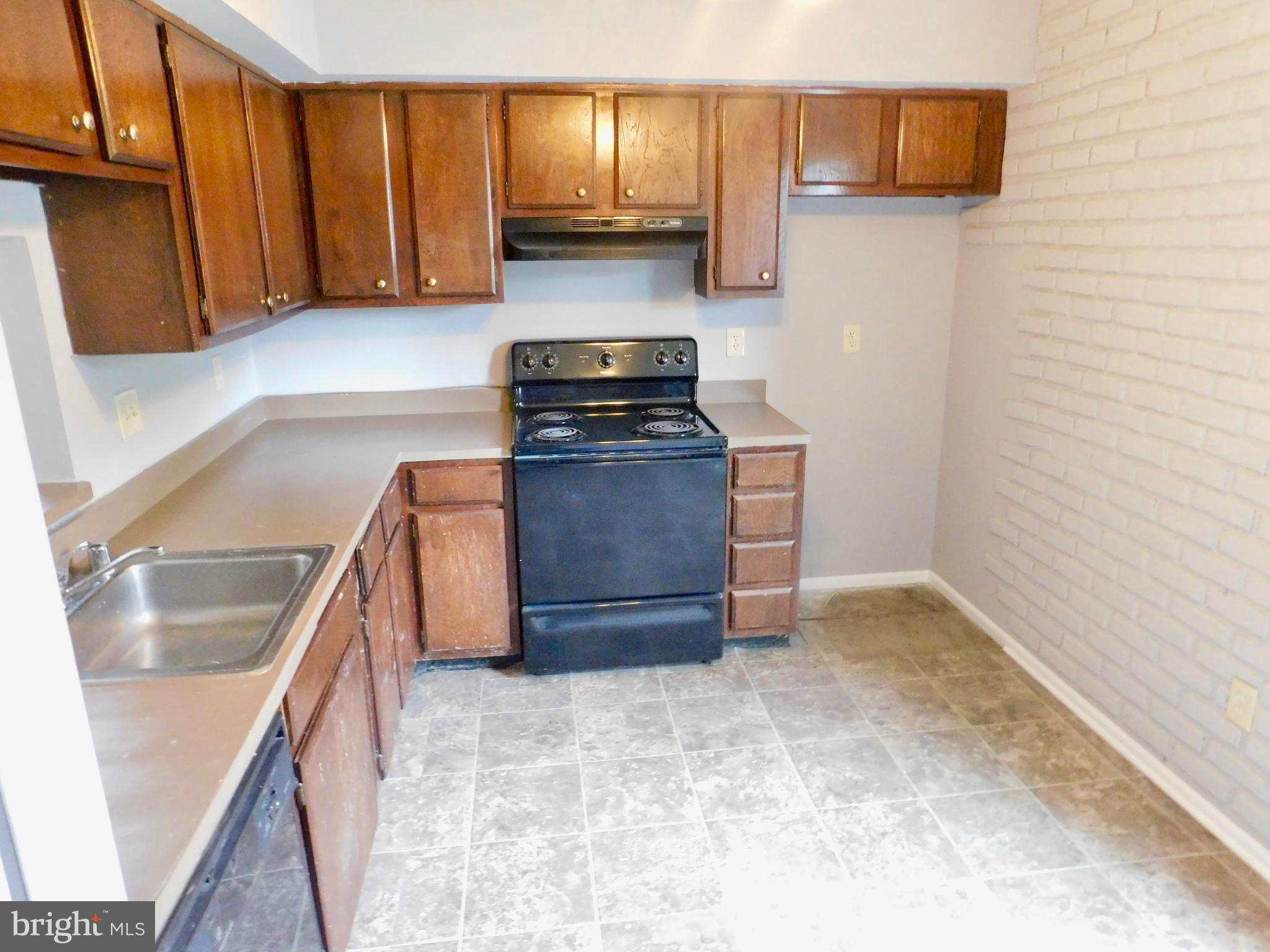 9114 Canterbury Riding, Unit 131 Laurel, MD 20723 - Photo 4 of 21 Kitchen
