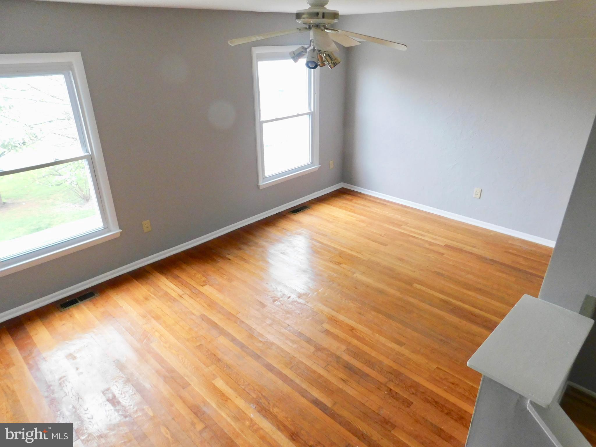 9114 Canterbury Riding, Unit 131 Laurel, MD 20723 - Photo 7 of 21 Living room