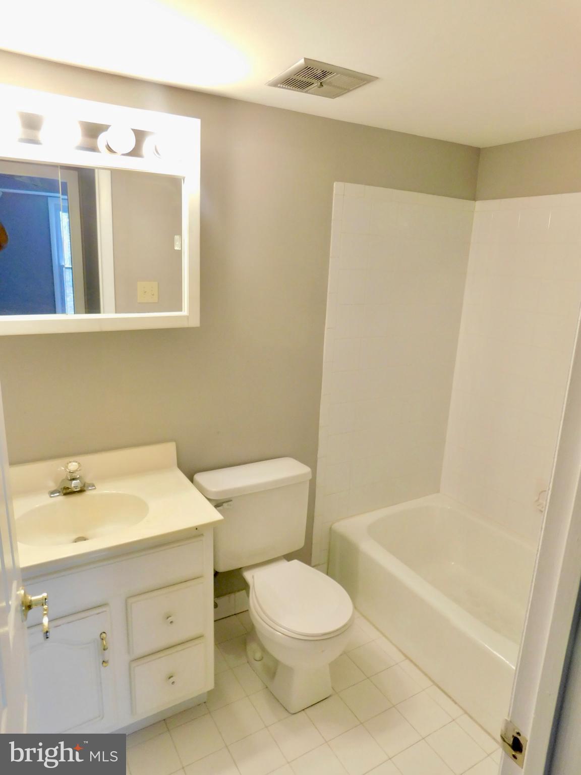 9114 Canterbury Riding, Unit 131 Laurel, MD 20723 - Photo 9 of 21 Full Bath # 1
