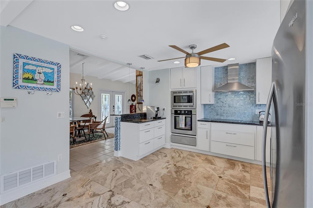 617 Rountree Drive Longboat Key, FL 34228 - Photo 17 of 41