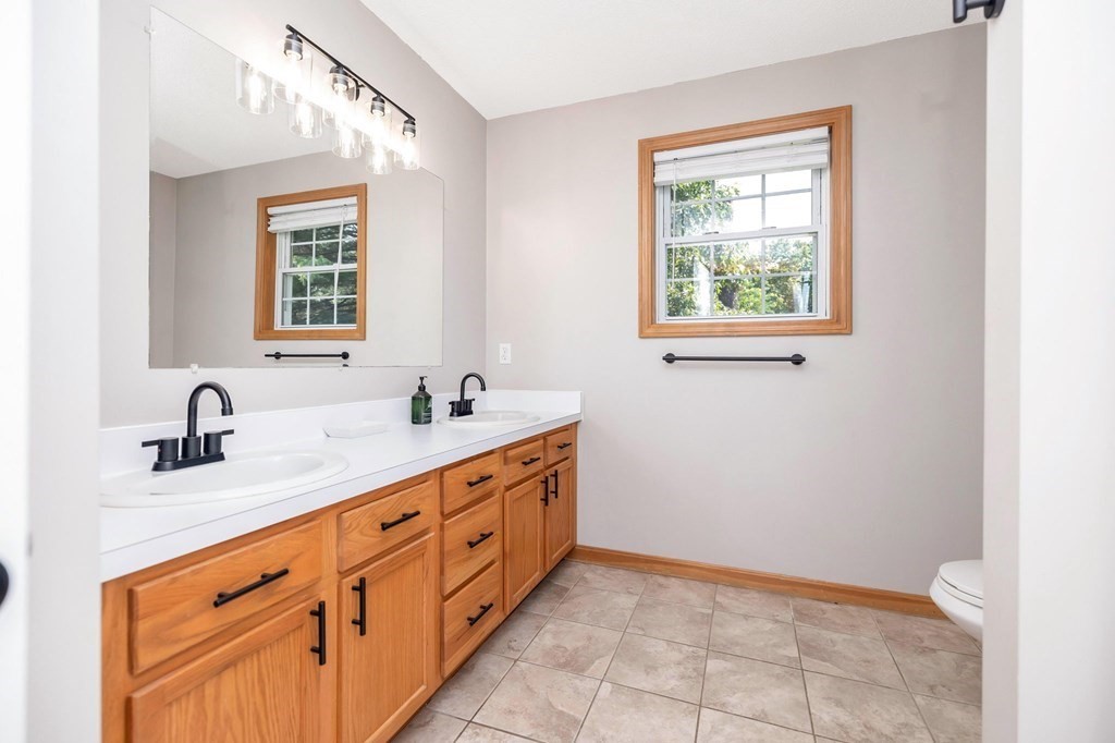 42 Observer Street Springfield, MA 01104 - Photo 18 of 32 Gallery Image 18