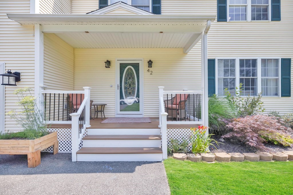 42 Observer Street Springfield, MA 01104 - Photo 2 of 32 Gallery Image 2