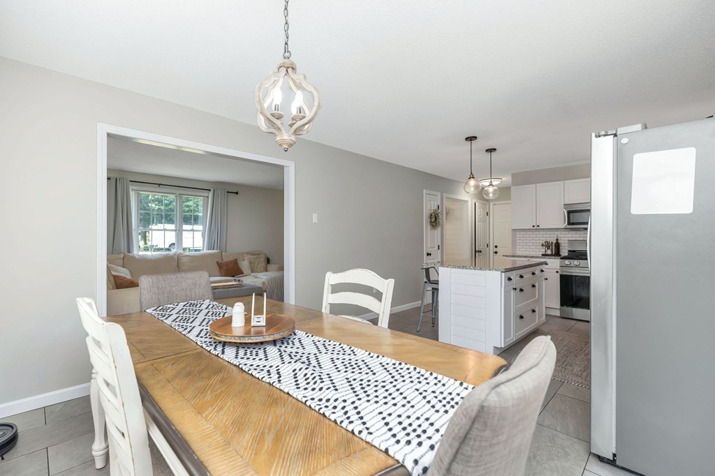 42 Observer Street Springfield, MA 01104 - Photo 7 of 32 Gallery Image 7