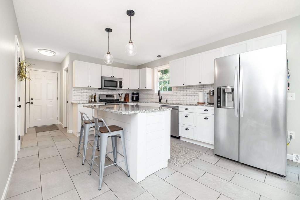 42 Observer Street Springfield, MA 01104 - Photo 9 of 32 Gallery Image 9