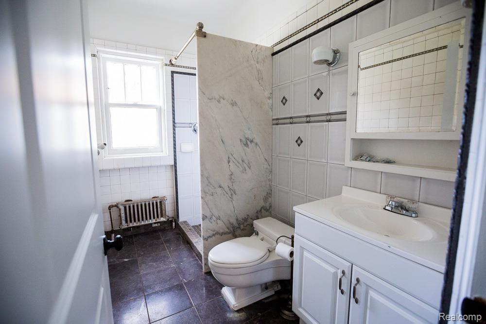 17535 Hamilton Road Highland Park, MI 48203 - Photo 10 of 96