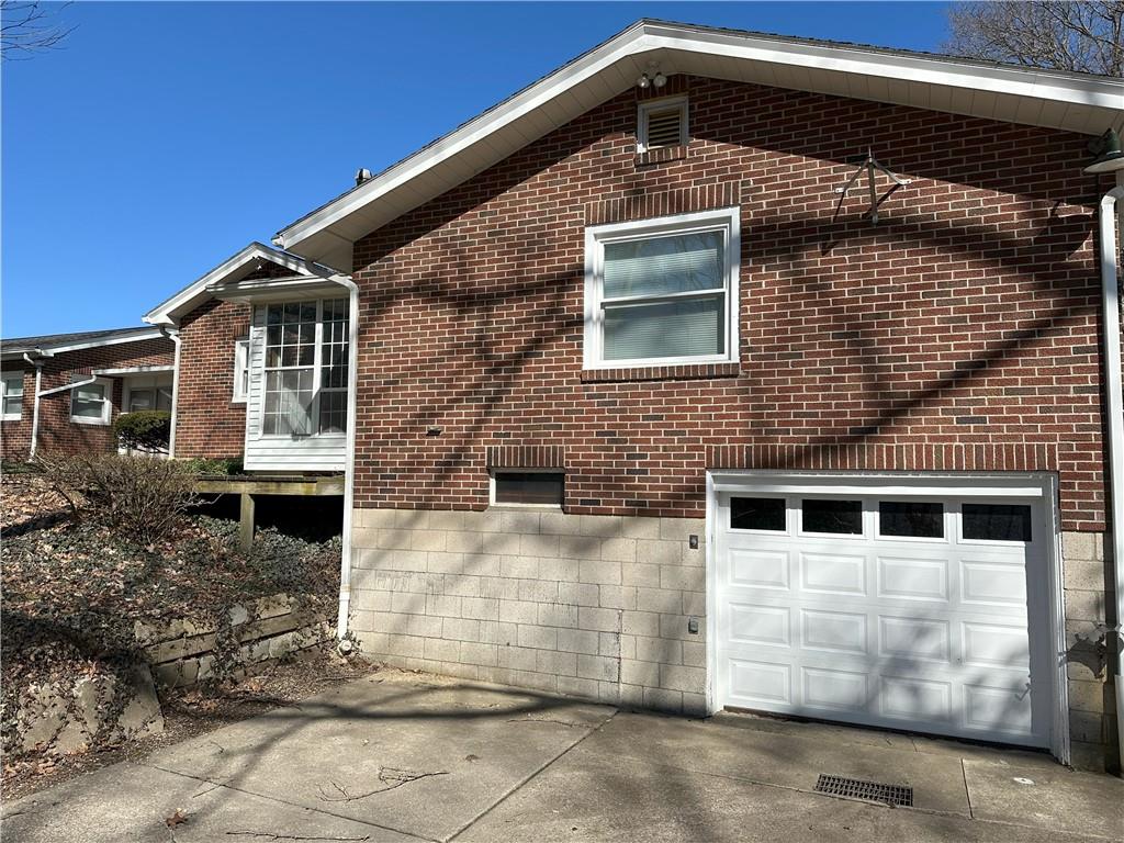 728 North Pike Road Cabot, PA 16023 - Photo 2 of 26