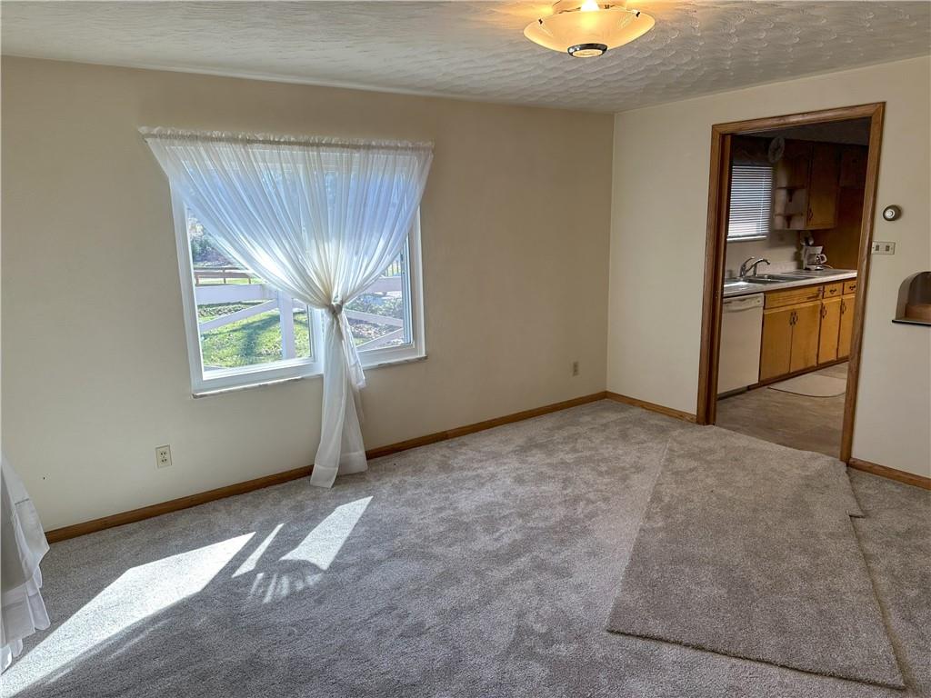 728 North Pike Road Cabot, PA 16023 - Photo 6 of 26