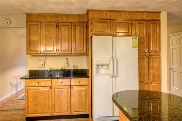 8 Francis Road Billerica, MA 01821 - Photo 5 of 30 Gallery Image 5
