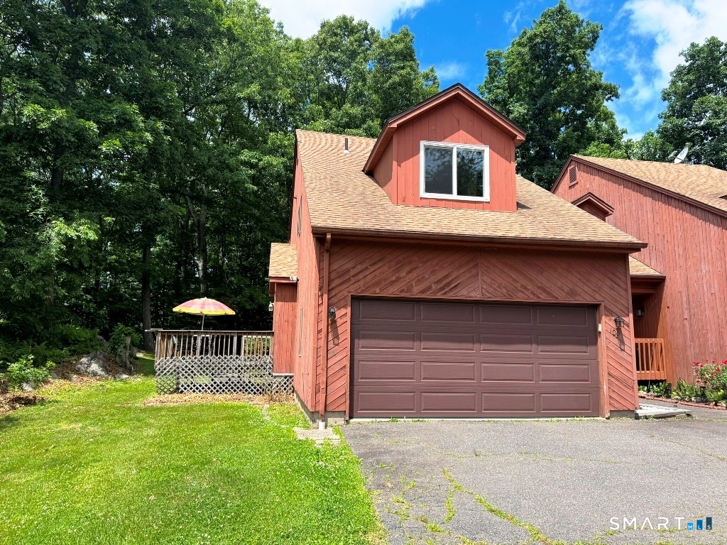 102 Potuccos Ring Road Wolcott, CT 06716 - Photo 22 of 26 Side deck