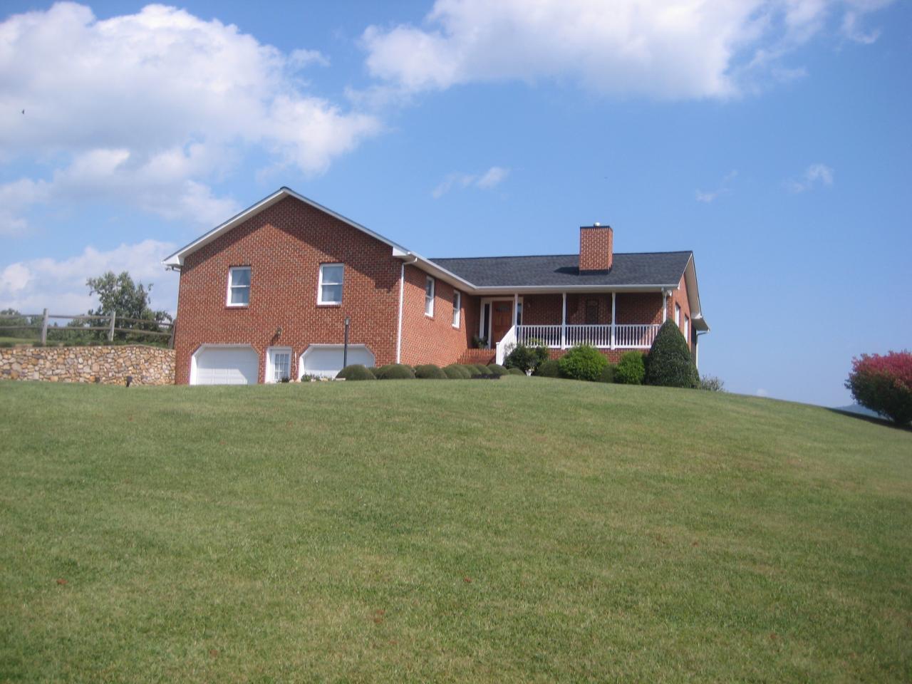 1159 Webster Road Roanoke, VA 24012 - Photo 1 of 16 Front view