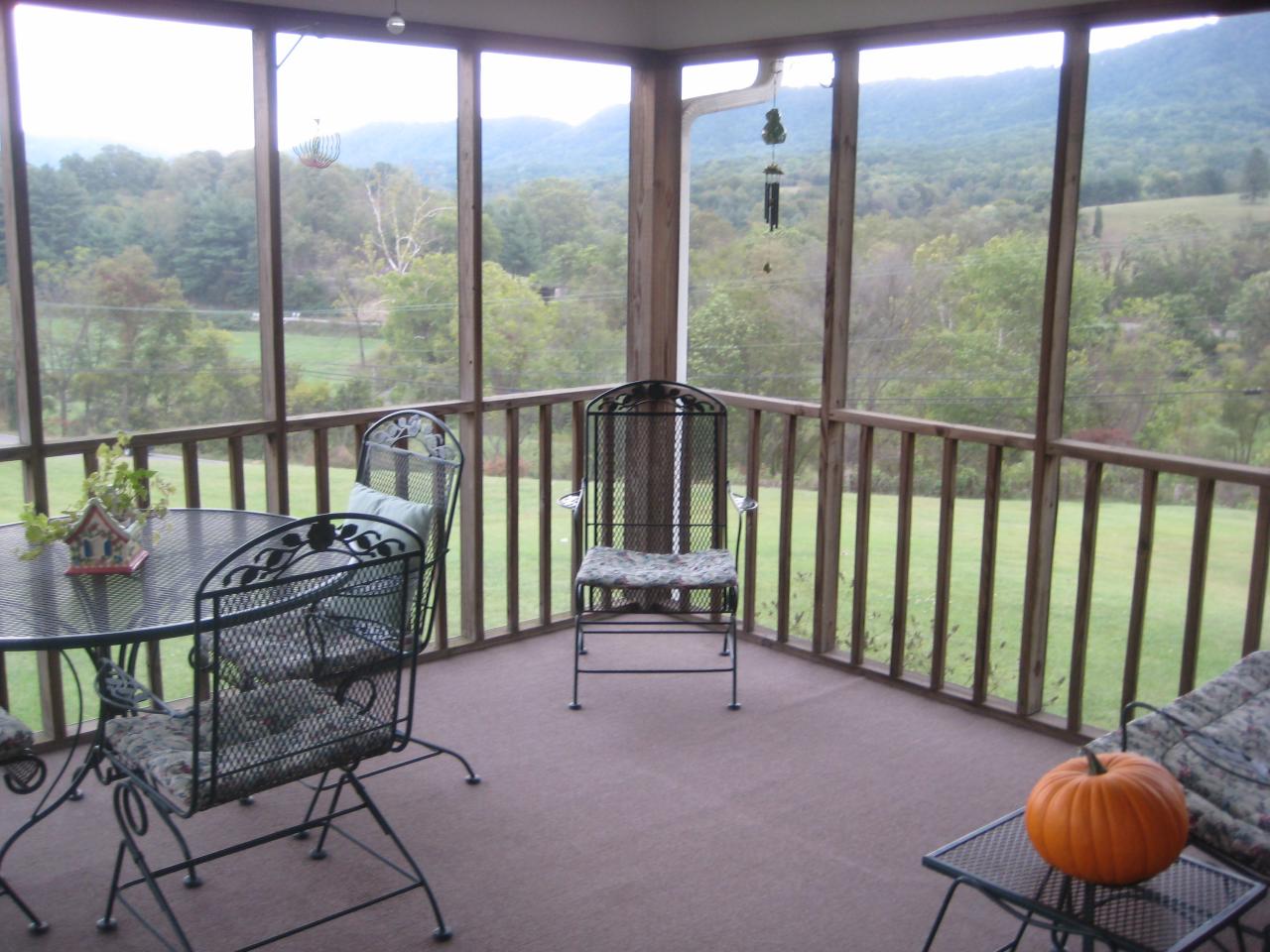 1159 Webster Road Roanoke, VA 24012 - Photo 11 of 16 Screened Porch