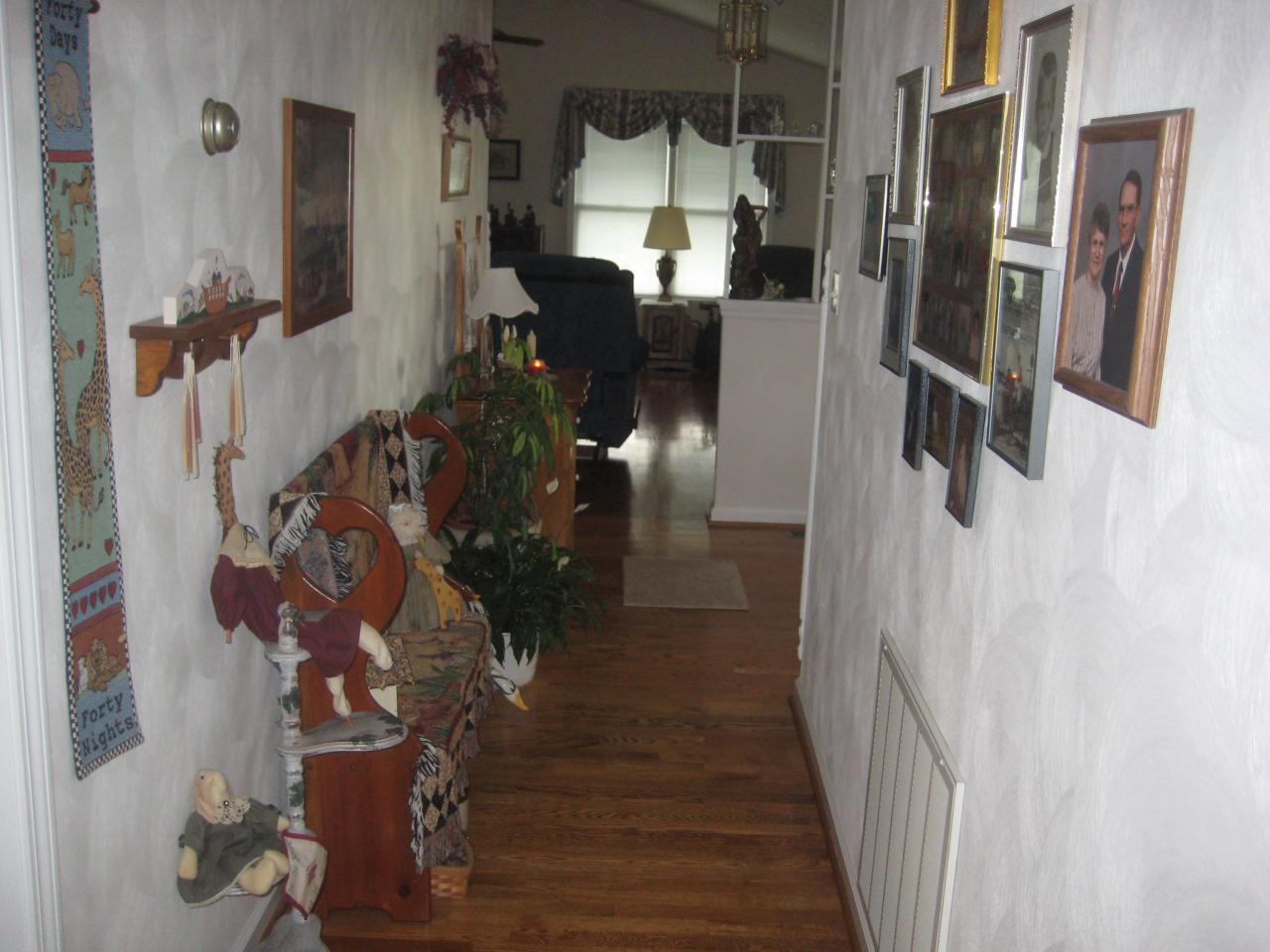 1159 Webster Road Roanoke, VA 24012 - Photo 10 of 16 Hallway