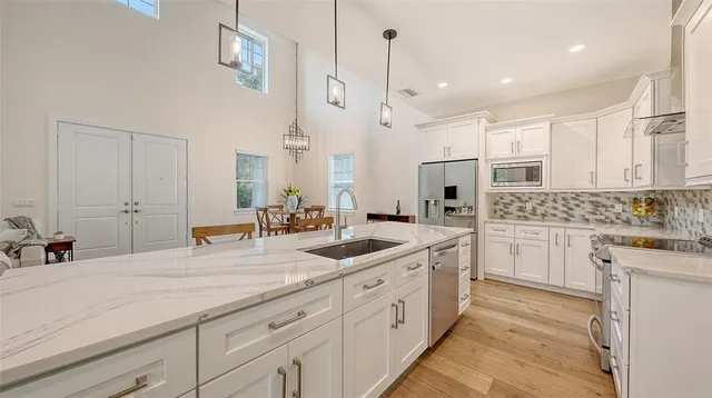 $899,000 | 2410 Prospect Street, Sarasota, FL 34239