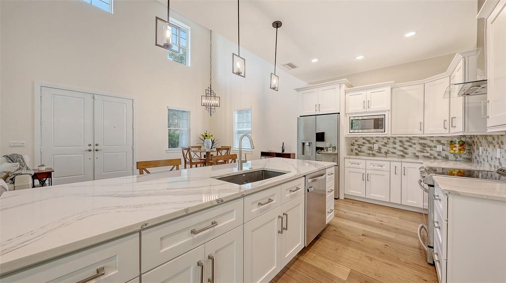 2410 Prospect Street Sarasota, FL 34239 - Photo 18 of 67